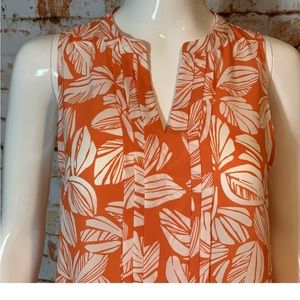 Daniel Rainn
Maliah Sleeveless Floral Top